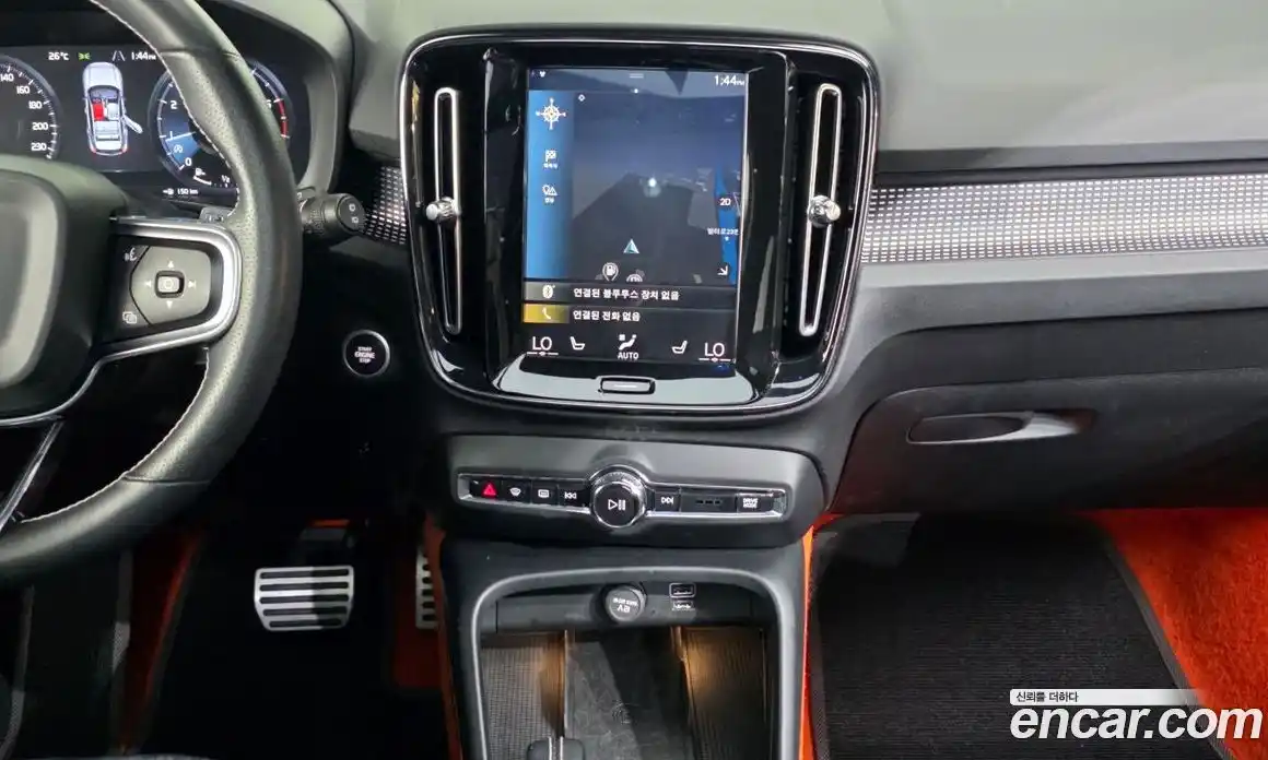 Volvo XC40 2019 2.0 автомат (гидро), фото 14
