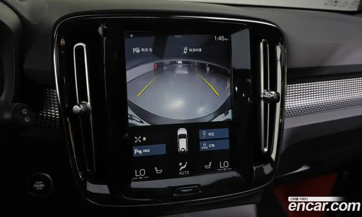 Volvo XC40 2019 2.0 автомат (гидро), фото 15