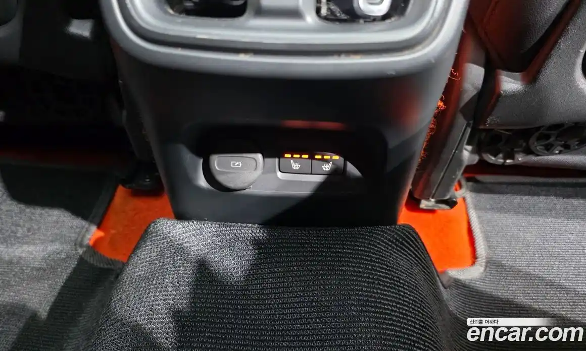 Volvo XC40 2019 2.0 автомат (гидро), фото 19