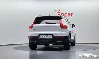 Volvo XC40 2019 2.0 автомат (гидро), миниатюра 4