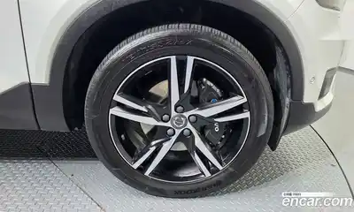 Volvo XC40 2019 2.0 автомат (гидро), миниатюра 5