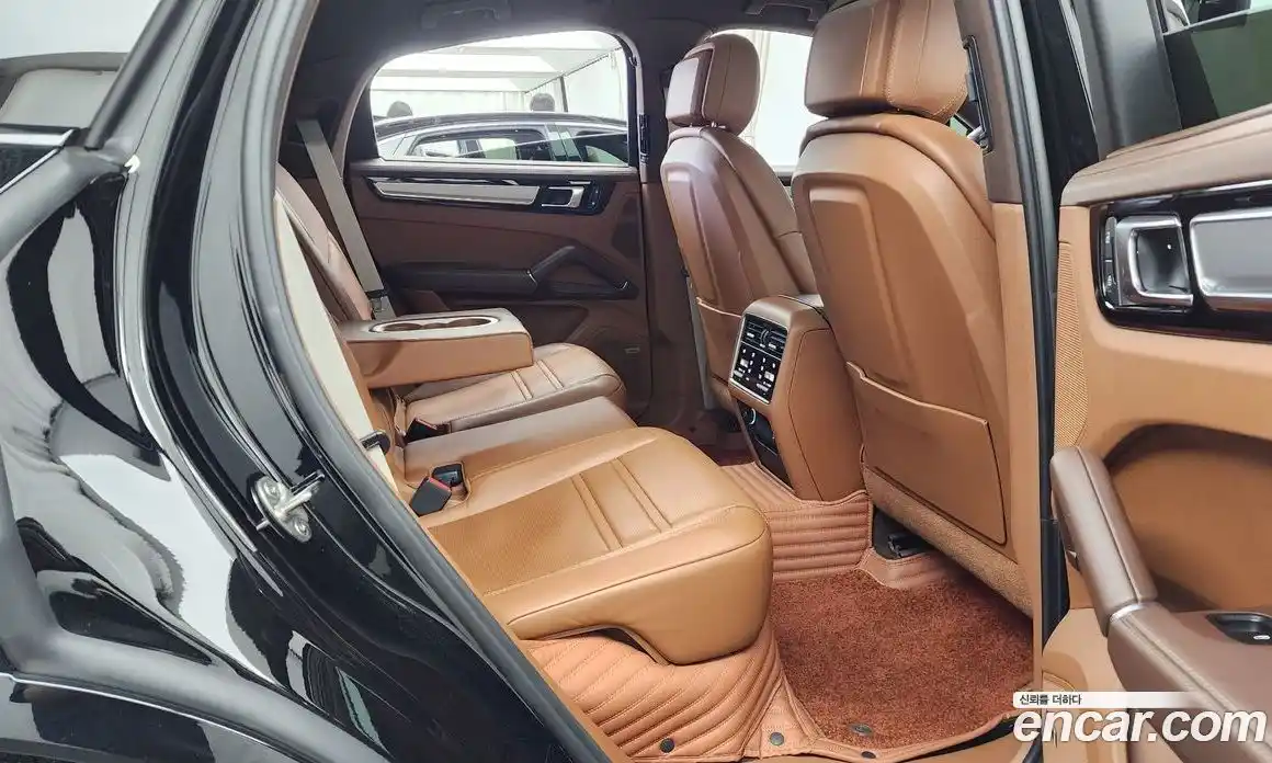 Porsche Cayenne 2023 3.0 автомат (гидро), фото 12