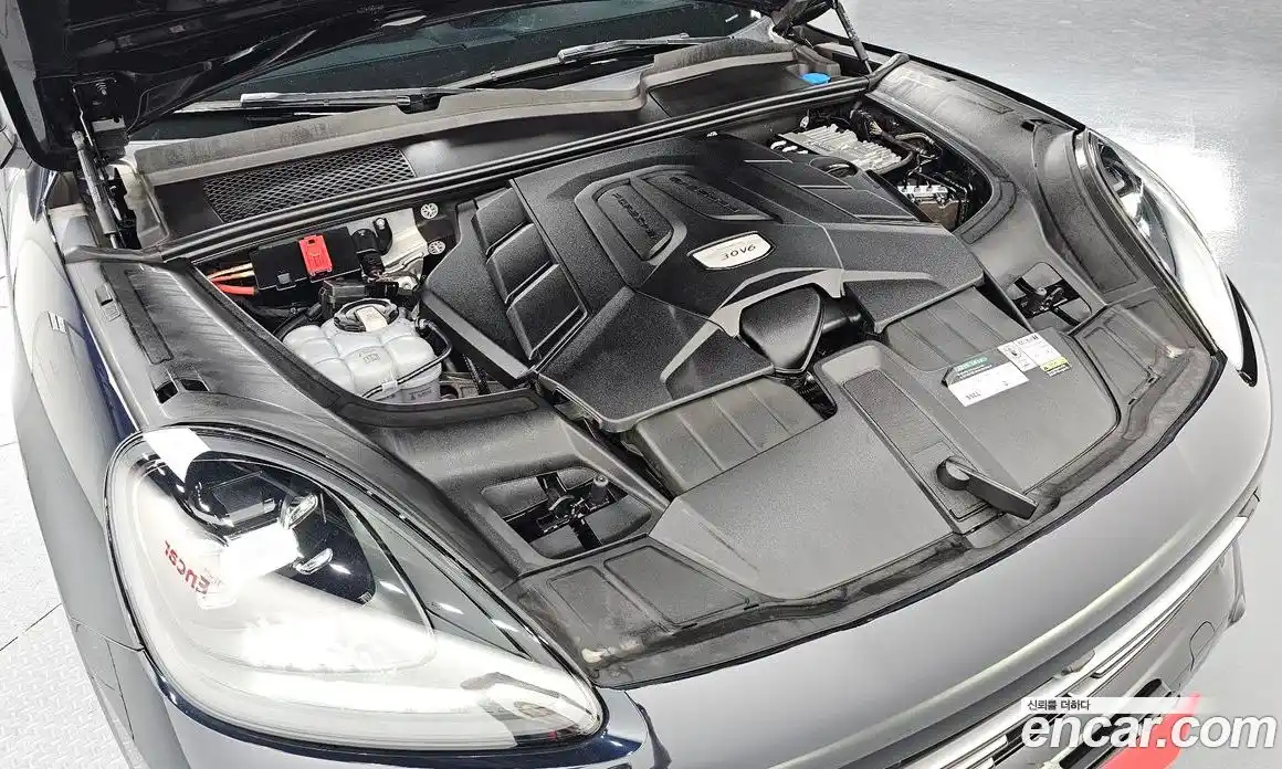 Porsche Cayenne 2023 3.0 автомат (гидро), фото 6