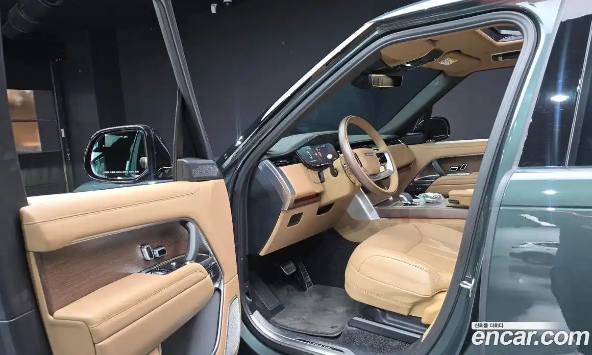 Land Rover Range Rover 2024 4.4 автомат (гидро), фото 13
