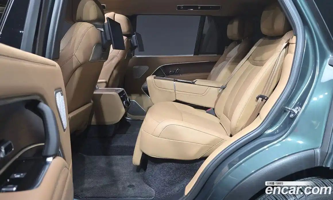 Land Rover Range Rover 2024 4.4 автомат (гидро), фото 18