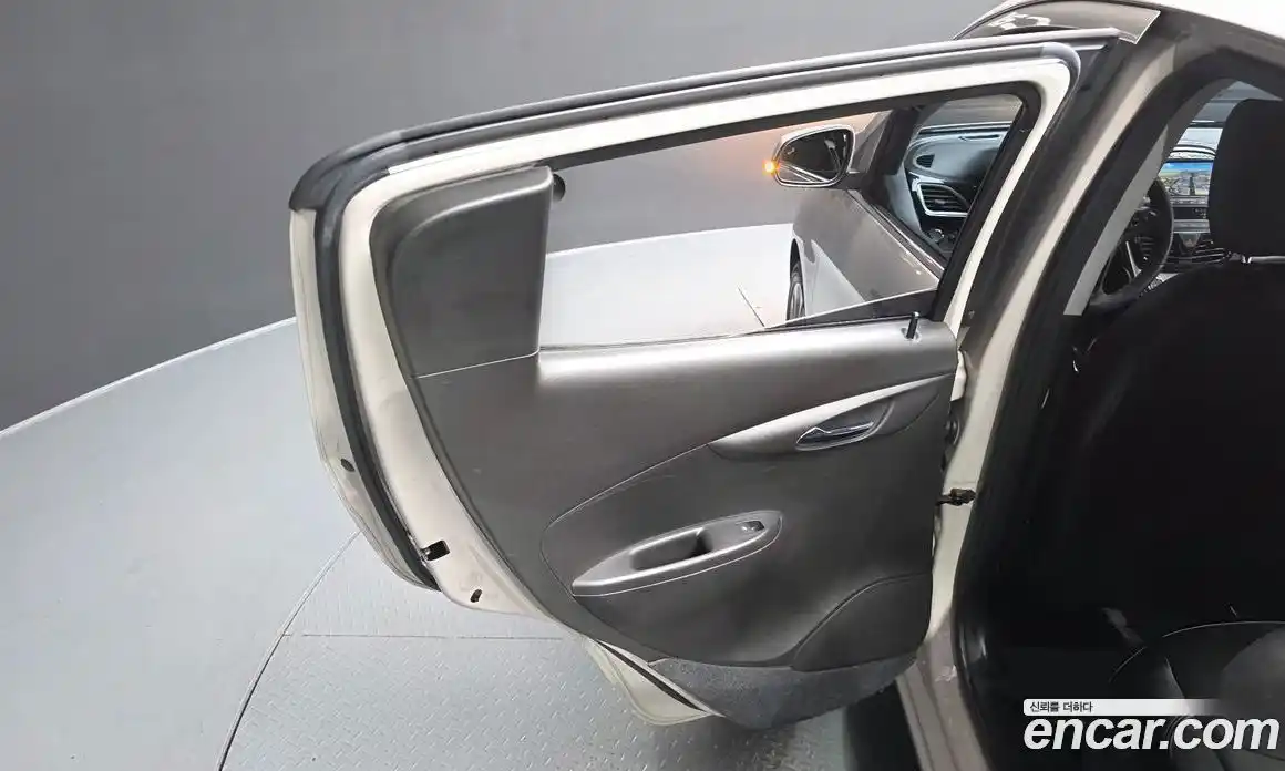 Chevrolet Spark 2018 1.0 автомат (гидро), фото 15