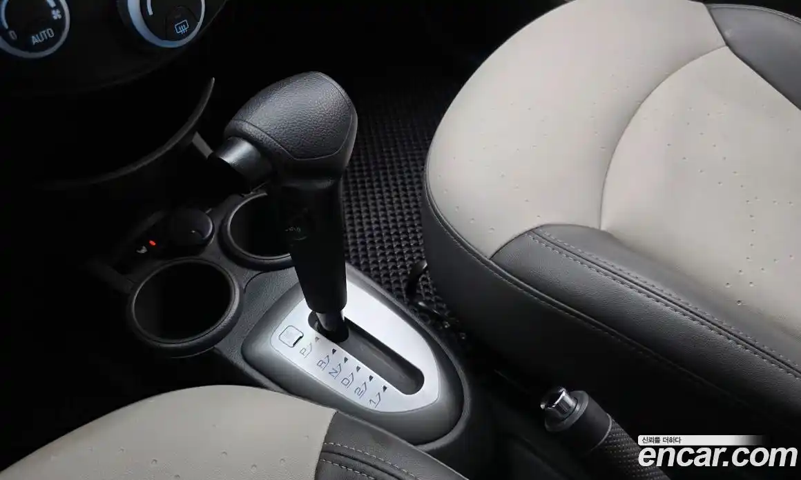 Chevrolet Spark 2012 1.0 автомат (гидро), фото 11