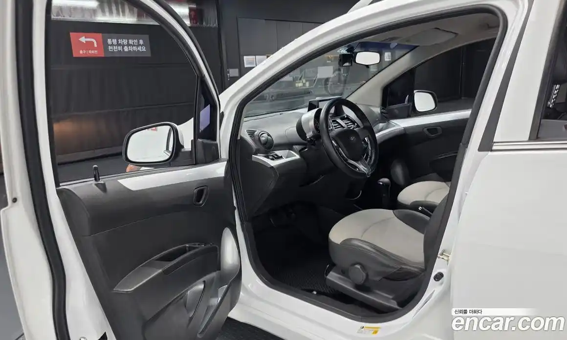 Chevrolet Spark 2012 1.0 автомат (гидро), фото 12