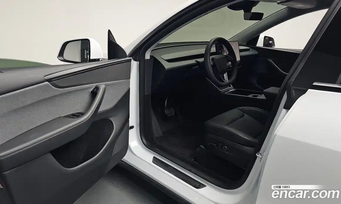 Tesla Model Y 2025 0.2 автомат (гидро), фото 12