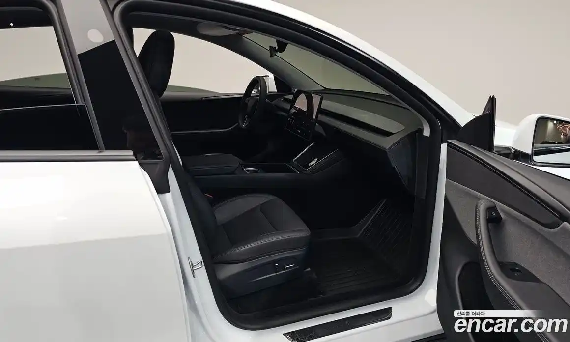 Tesla Model Y 2025 0.2 автомат (гидро), фото 15
