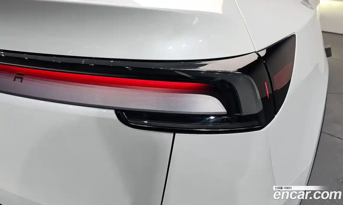 Tesla Model Y 2025 0.2 автомат (гидро), фото 8