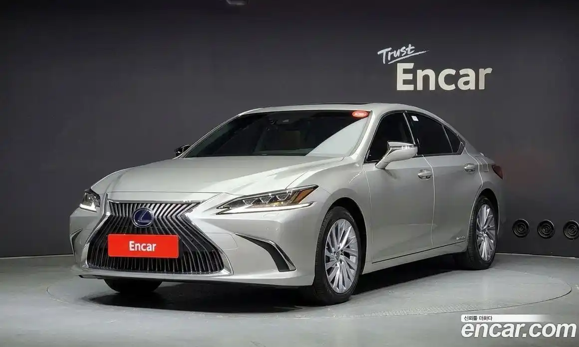 Lexus ES 2019 2.5 автомат (гидро), фото 1 Lexus ES 2019 2.5 автомат (гидро), фото 1