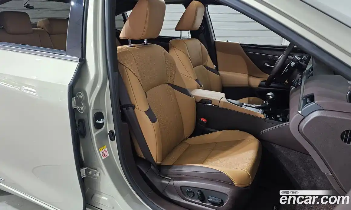 Lexus ES 2019 2.5 автомат (гидро), фото 11 Lexus ES 2019 2.5 автомат (гидро), фото 11