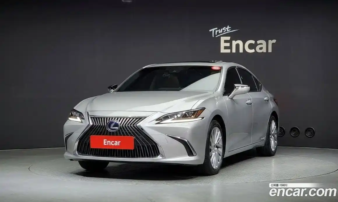 Lexus ES 2019 2.5 автомат (гидро), фото 3 Lexus ES 2019 2.5 автомат (гидро), фото 3