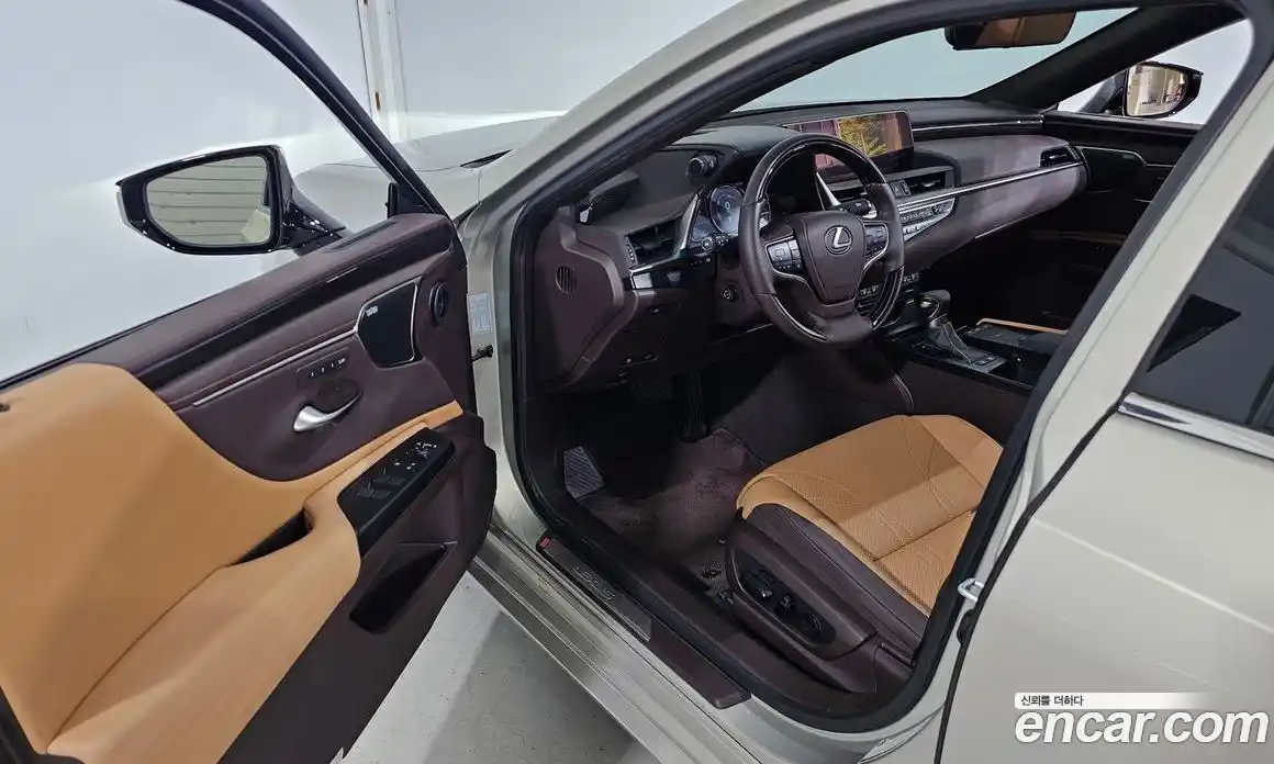 Lexus ES 2019 2.5 автомат (гидро), фото 10 Lexus ES 2019 2.5 автомат (гидро), фото 10