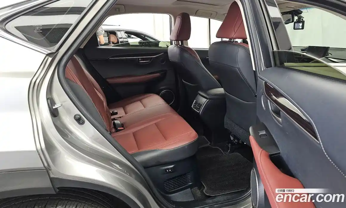 Lexus NX 2015 2.5 автомат (гидро), фото 12 Lexus NX 2015 2.5 автомат (гидро), фото 12