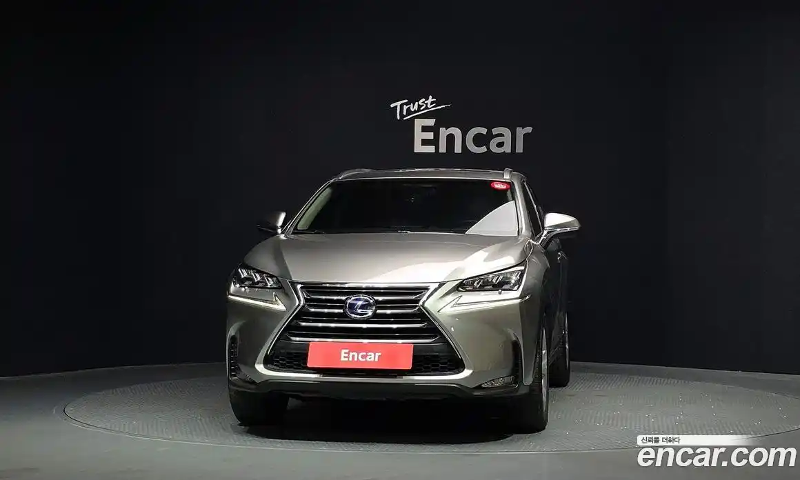 Lexus NX 2015 2.5 автомат (гидро), фото 3 Lexus NX 2015 2.5 автомат (гидро), фото 3