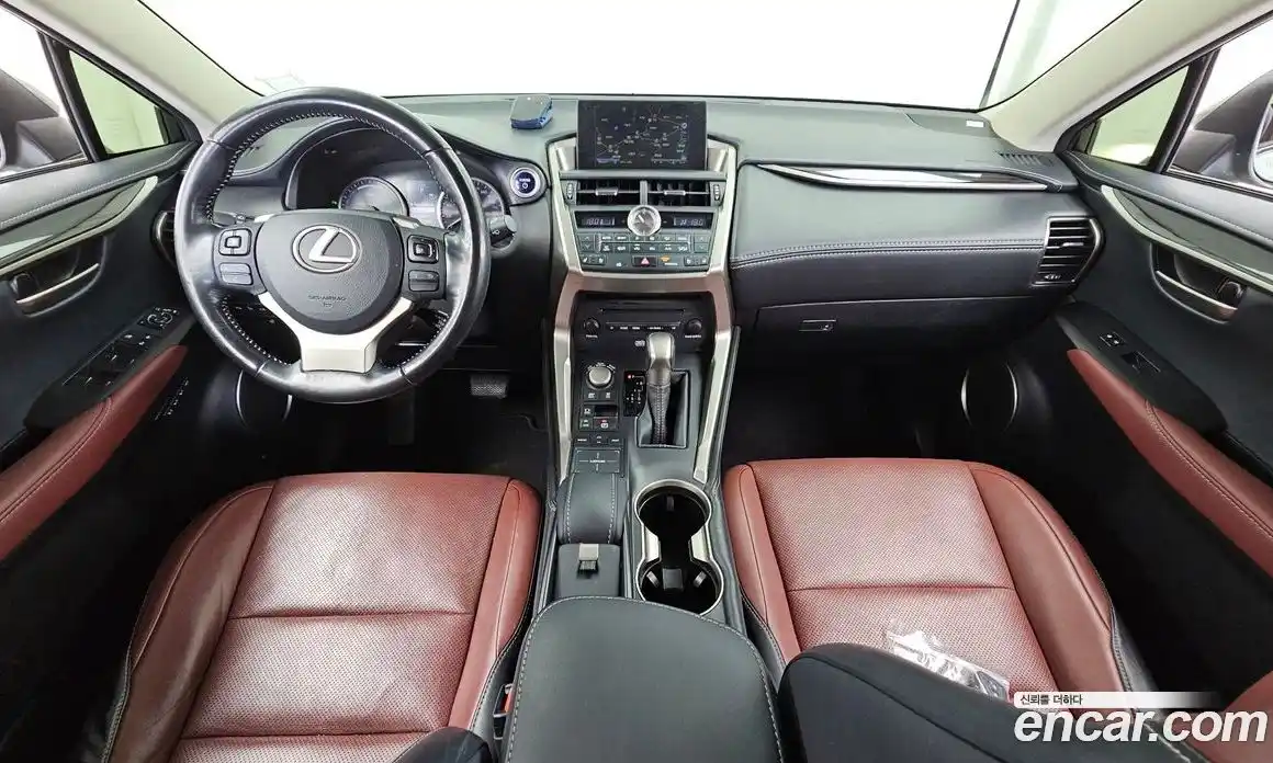Lexus NX 2015 2.5 автомат (гидро), фото 7 Lexus NX 2015 2.5 автомат (гидро), фото 7