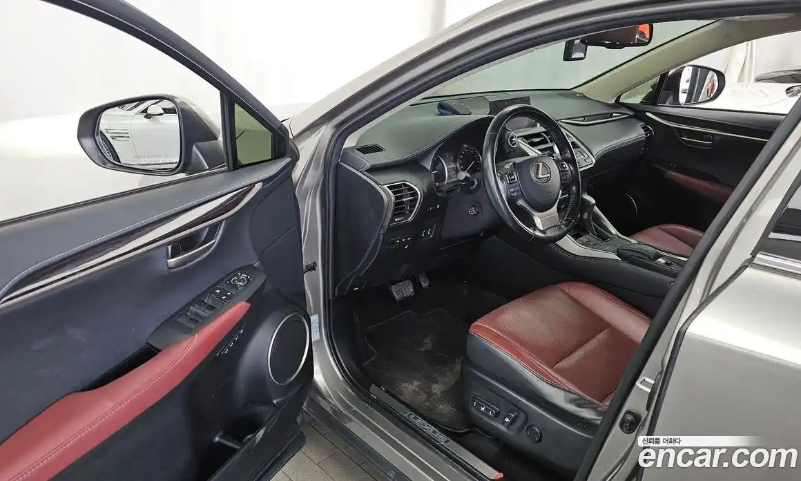 Lexus NX 2015 2.5 автомат (гидро), фото 10 Lexus NX 2015 2.5 автомат (гидро), фото 10