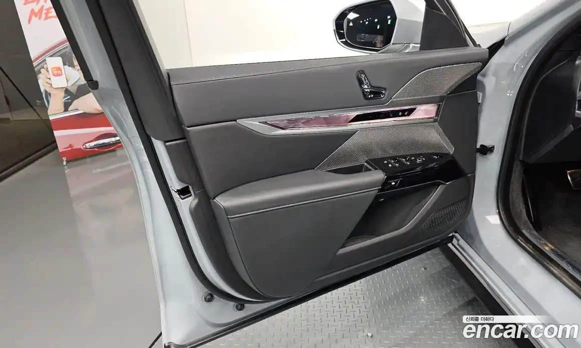 BMW 7 серия 2025 3.0 автомат (гидро), фото 14