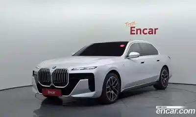BMW 7 серия, 2025, 8 550 км