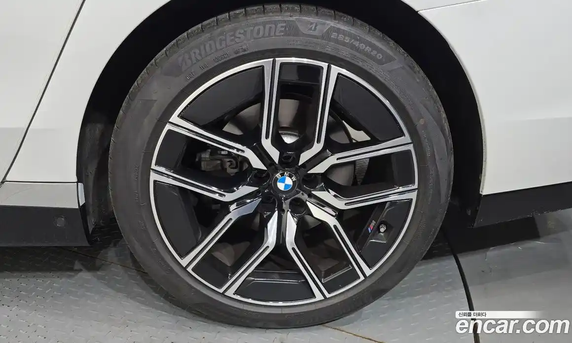 BMW 7 серия 2025 3.0 автомат (гидро), фото 7