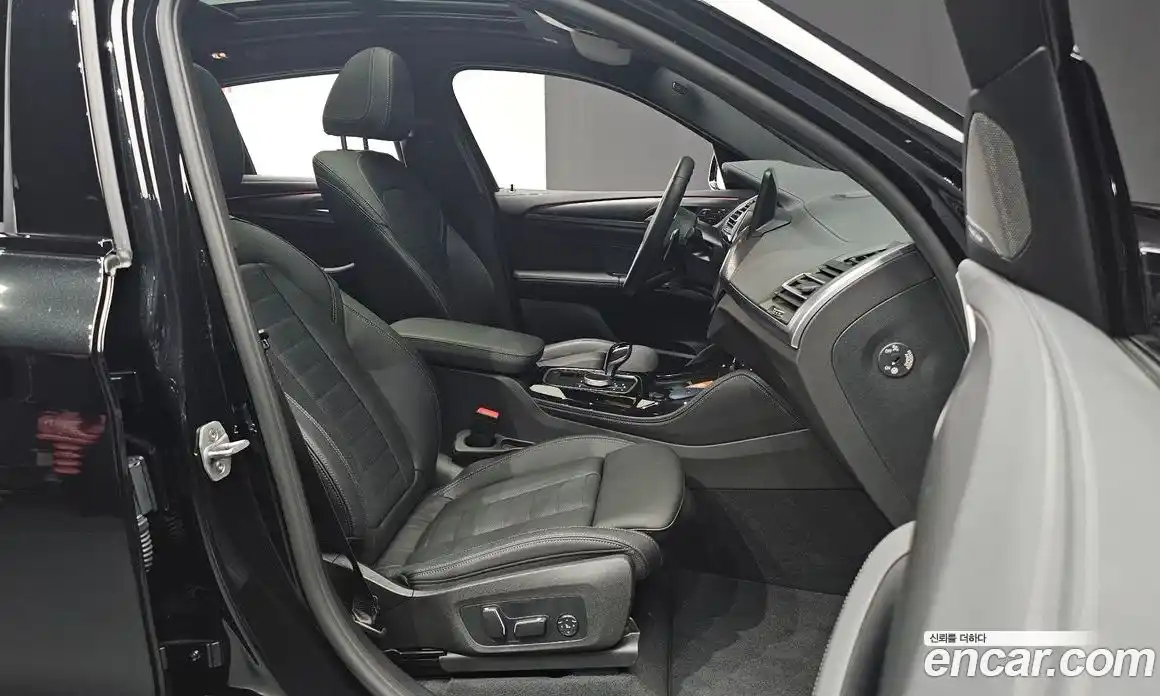 BMW X4 2025 2.0 автомат (гидро), фото 13
