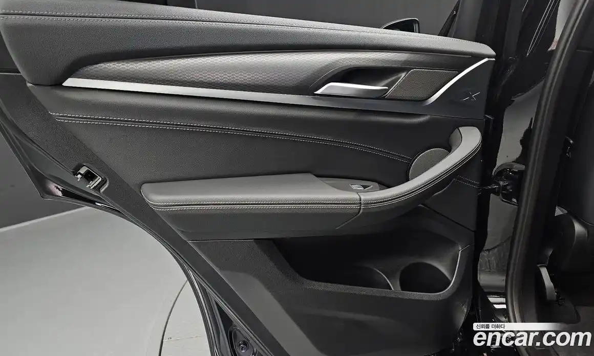 BMW X4 2025 2.0 автомат (гидро), фото 15
