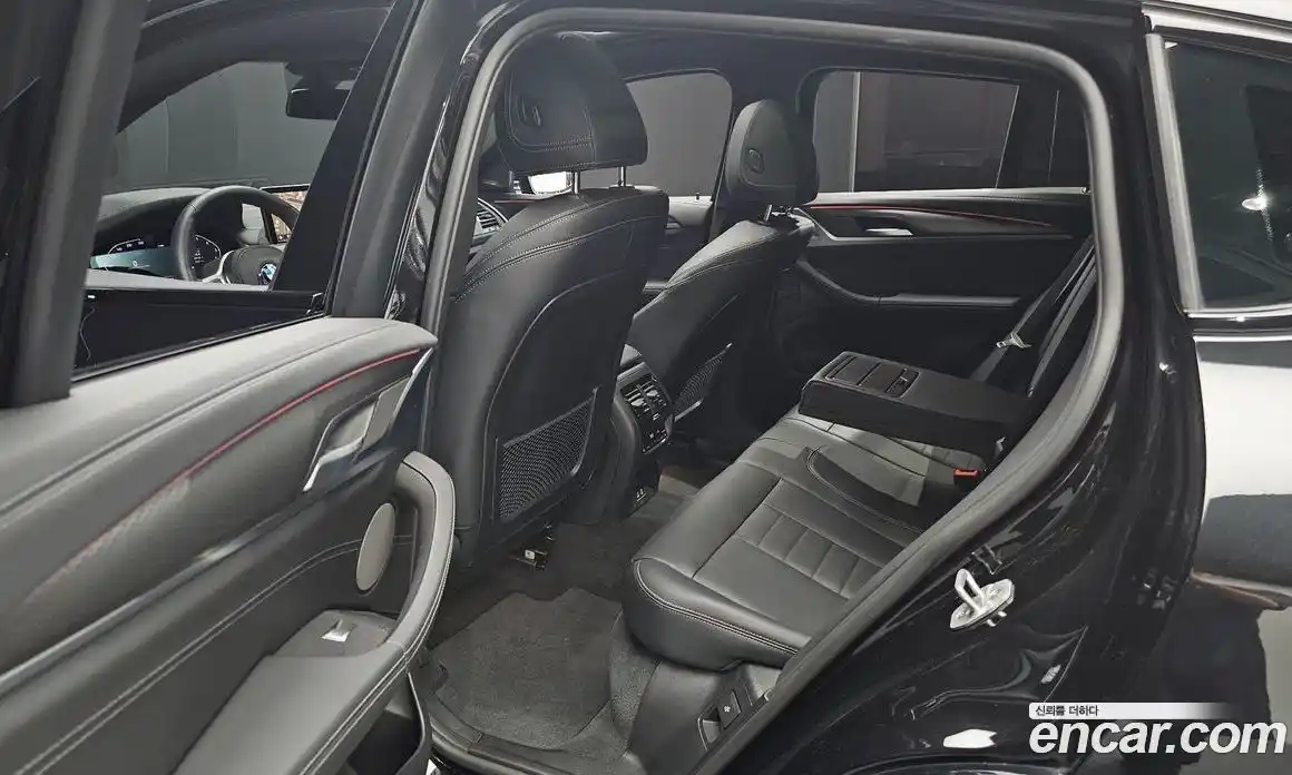 BMW X4 2025 2.0 автомат (гидро), фото 18