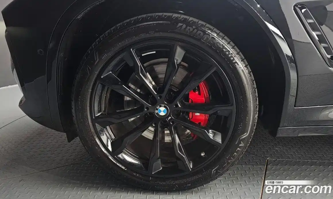 BMW X4 2025 2.0 автомат (гидро), фото 5