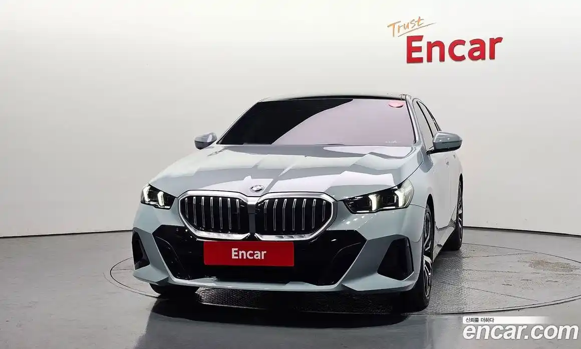 BMW 5 серия 2025 2.0 автомат (гидро), фото 3