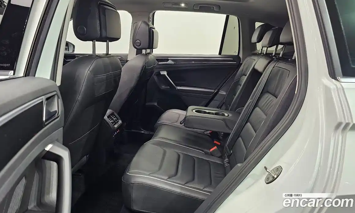 Volkswagen Tiguan 2022 2.0 автомат (гидро), фото 17