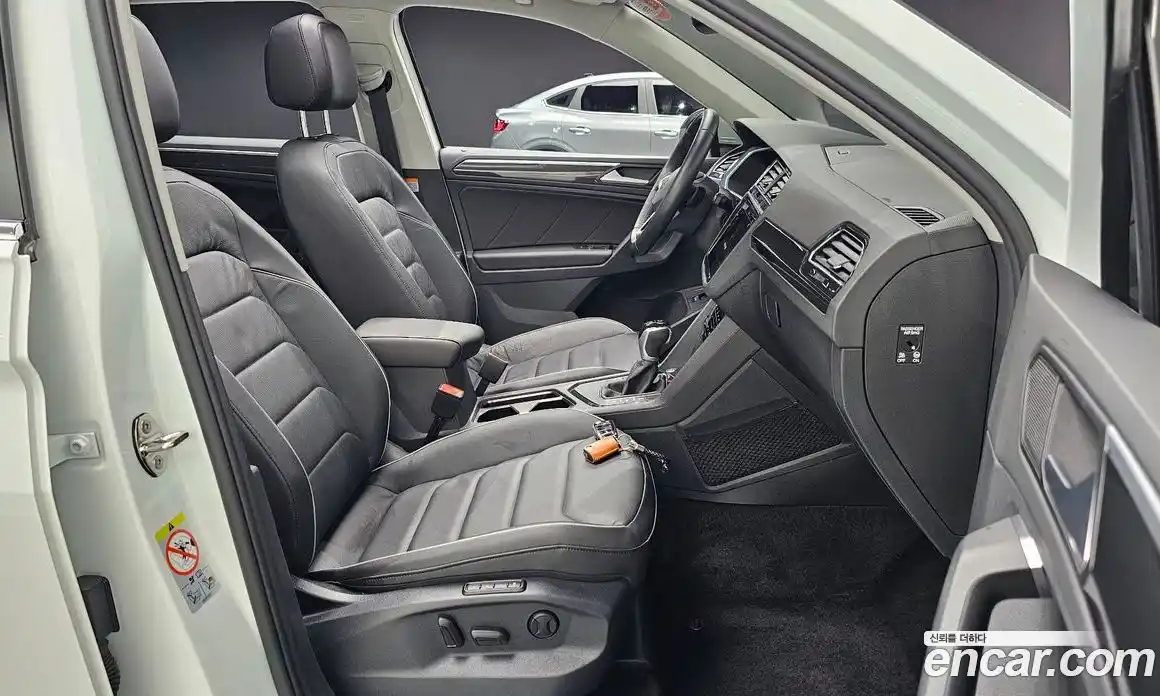 Volkswagen Tiguan 2022 2.0 автомат (гидро), фото 18