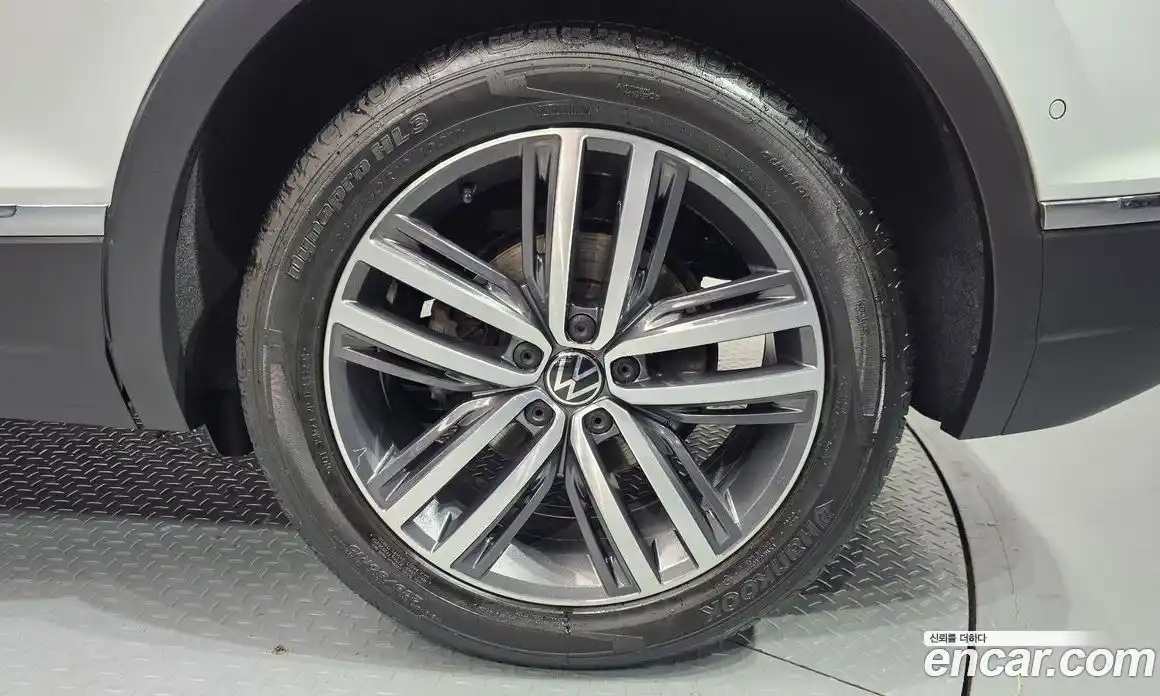 Volkswagen Tiguan 2022 2.0 автомат (гидро), фото 7