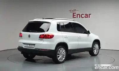 Volkswagen Tiguan 2014 2.0 автомат (гидро), миниатюра 2