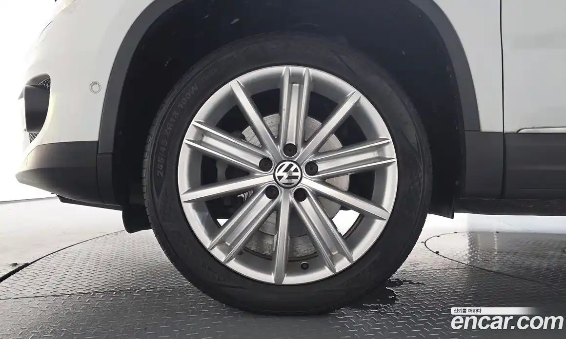 Volkswagen Tiguan 2014 2.0 автомат (гидро), фото 5
