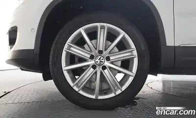 Volkswagen Tiguan 2014 2.0 автомат (гидро), миниатюра 5