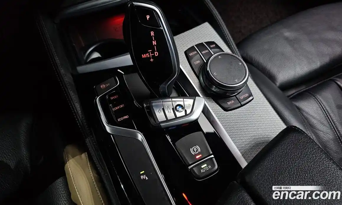 BMW 5 серия 2017 2.0 автомат (гидро), фото 9