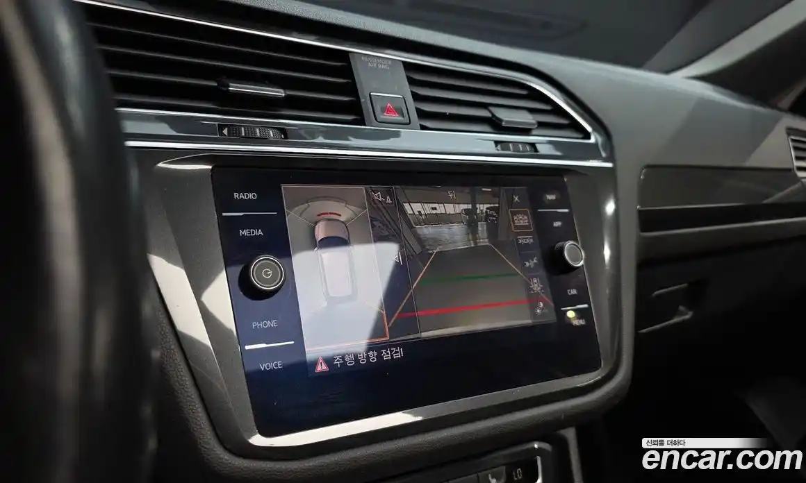 Volkswagen Tiguan 2018 2.0 автомат (гидро), фото 15