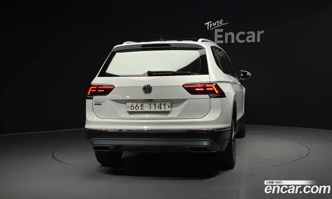 Volkswagen Tiguan 2018 2.0 автомат (гидро), фото 4