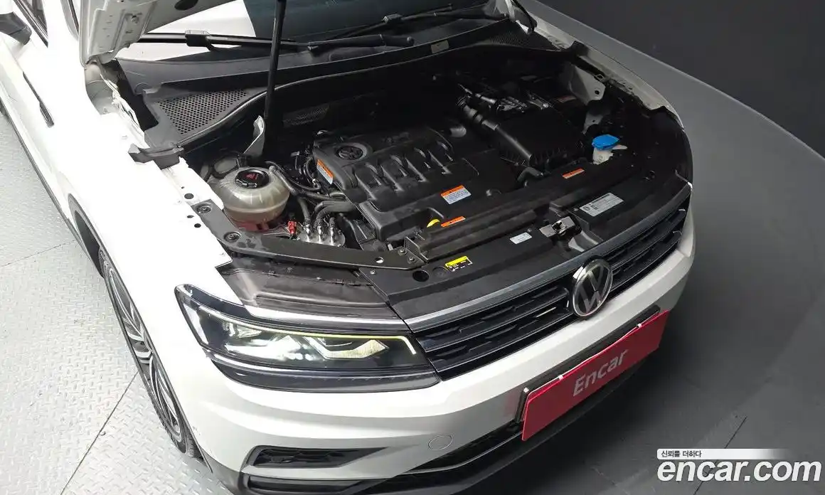 Volkswagen Tiguan 2018 2.0 автомат (гидро), фото 6
