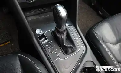 Volkswagen Tiguan 2018 2.0 автомат (гидро), миниатюра 9