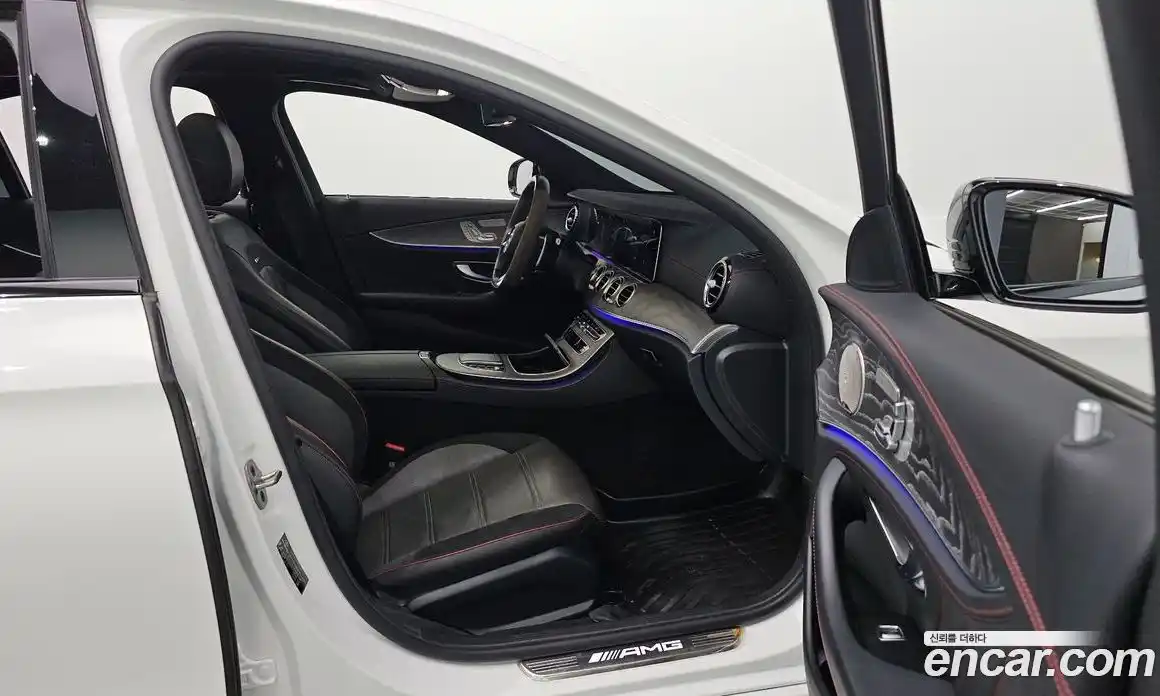 Mercedes-Benz E-Class 2023 3.0 автомат (гидро), фото 24