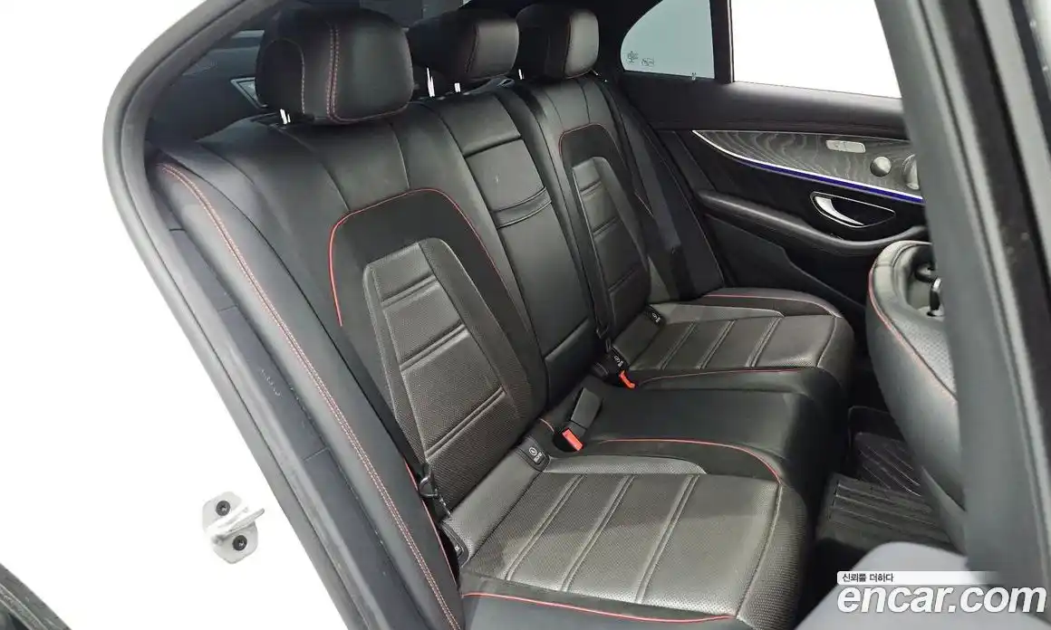 Mercedes-Benz E-Class 2023 3.0 автомат (гидро), фото 30