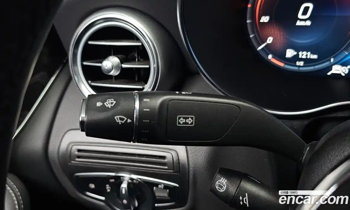 Mercedes-Benz GLC-Class 2023 2.0 гидро, фото 29