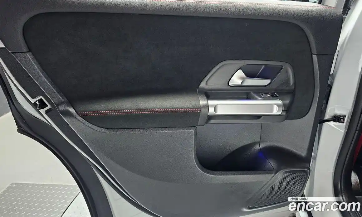 Mercedes-Benz GLB-Class 2022 2.0 гидро, фото 15