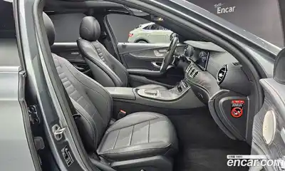 Mercedes-Benz E-Class 2022 2.0 автомат (гидро), миниатюра 12