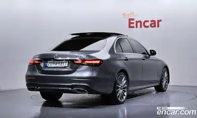 Mercedes-Benz E-Class 2022 2.0 автомат (гидро), миниатюра 2