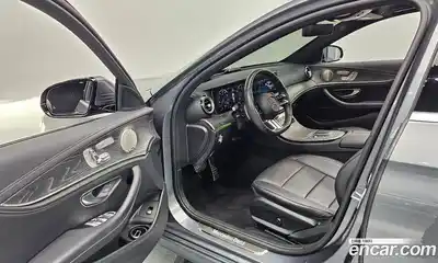 Mercedes-Benz E-Class 2022 2.0 автомат (гидро), миниатюра 10