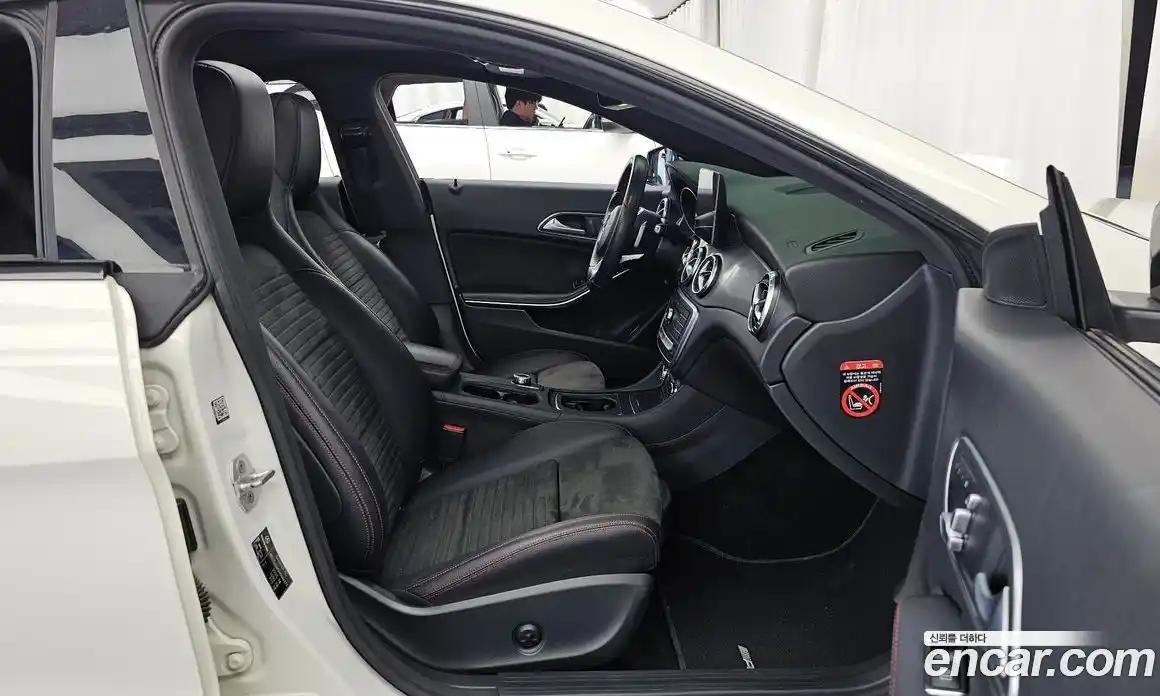 Mercedes-Benz CLA-Class 2017 2.0 гидро, фото 17 Mercedes-Benz CLA-Class 2017 2.0 гидро, фото 17